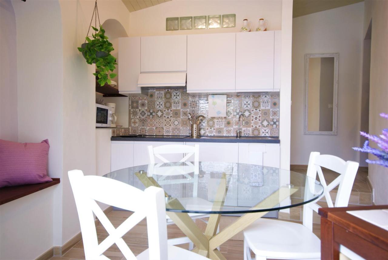 Casa Di Luigi Ed Ernestina Apartment Долчедо Екстериор снимка